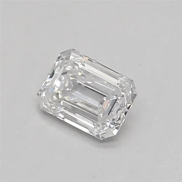 Diamant émeraude de 0,31 ct cultivé en laboratoire (couleur D, pureté VVS2, IGI)