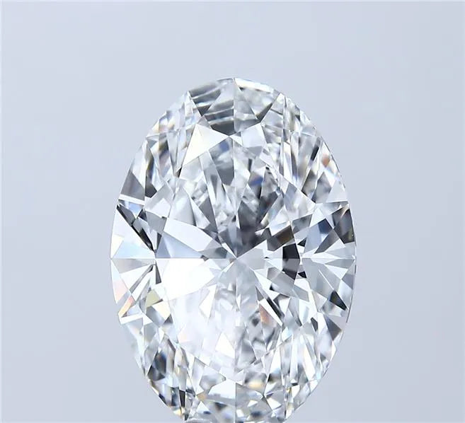 Diamant ovale de 5,04 ct cultivé en laboratoire (couleur E, pureté VVS2, certifié IGI)