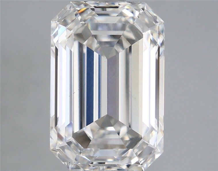 Diamant de laboratoire émeraude G-VS1 de 4,01 carats