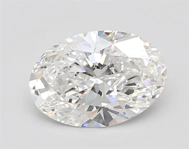 Diamant ovale de 4,52 ct cultivé en laboratoire (couleur E, pureté VVS2, IGI)