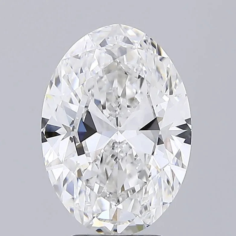 Diamant ovale de 5,03 ct cultivé en laboratoire (couleur F, pureté VVS2, certifié IGI)