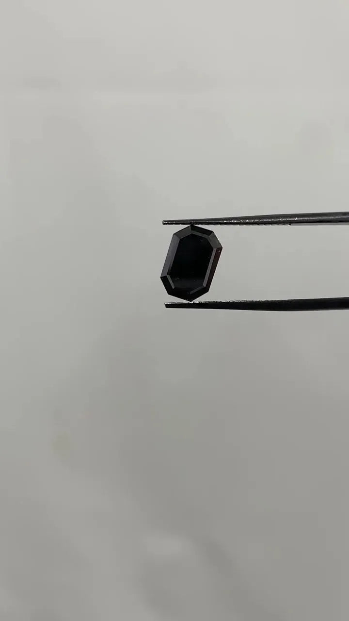 2.01ct Emerald Natural Diamond (Colour Fancy Black, Clarity VVS2, Cut EX, GIA Certified)