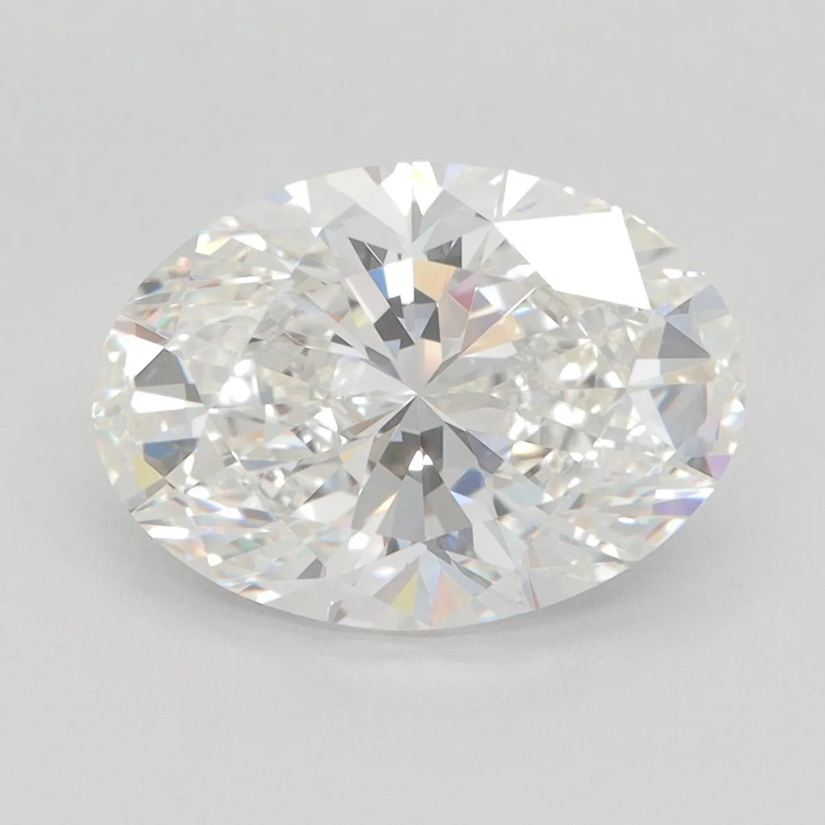 Diamant ovale de 4,01 ct cultivé en laboratoire (couleur H, pureté VVS1, certifié IGI)