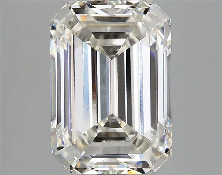 Diamant émeraude de 3,89 ct cultivé en laboratoire (couleur G, clarté VVS2, certifié IGI)