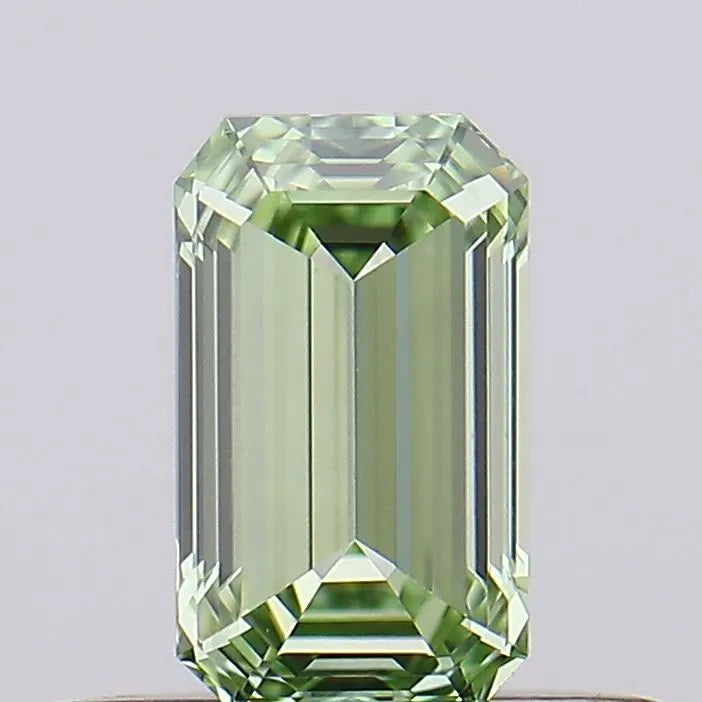 Diamant émeraude de 0,31 ct cultivé en laboratoire (couleur vert intense fantaisie, pureté VVS2, taille GD, certifié IGI)