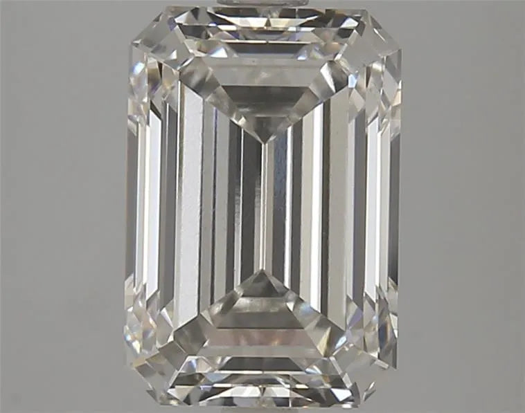 Diamant émeraude de 3,89 ct cultivé en laboratoire (couleur H, pureté VVS2, certifié IGI)