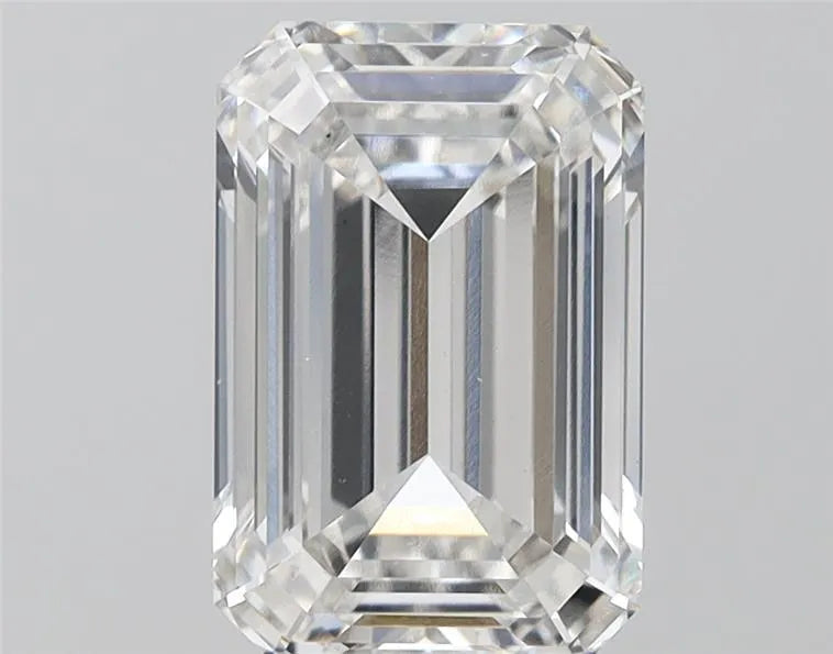 Diamant émeraude de 3,56 ct cultivé en laboratoire (couleur G, pureté VS1, certifié IGI)