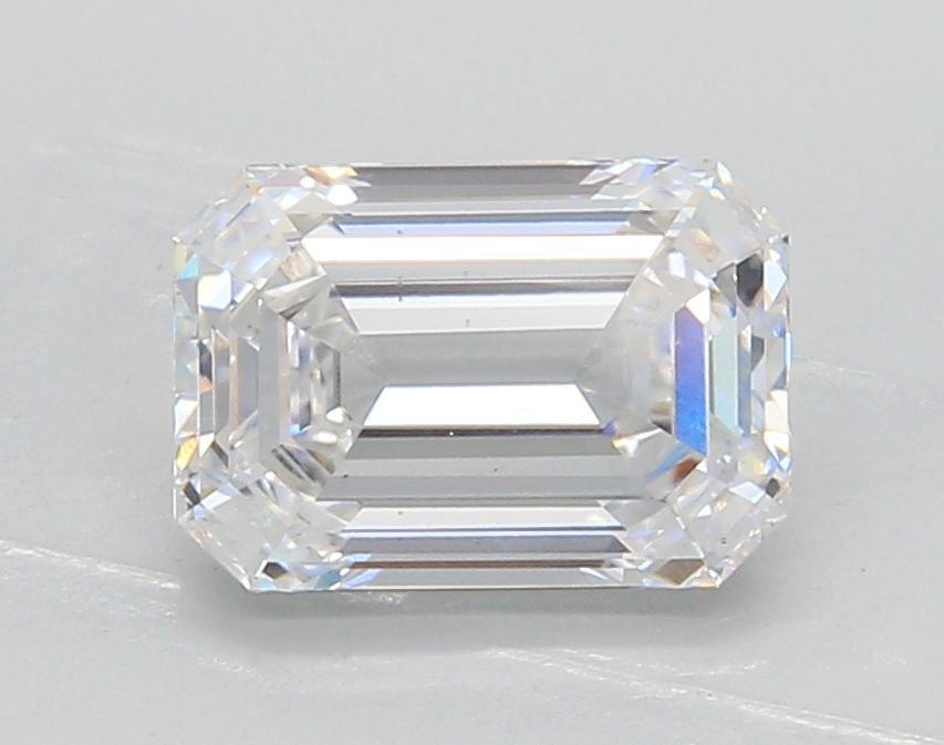 Diamant de laboratoire émeraude D-VS1 de 2,04 carats